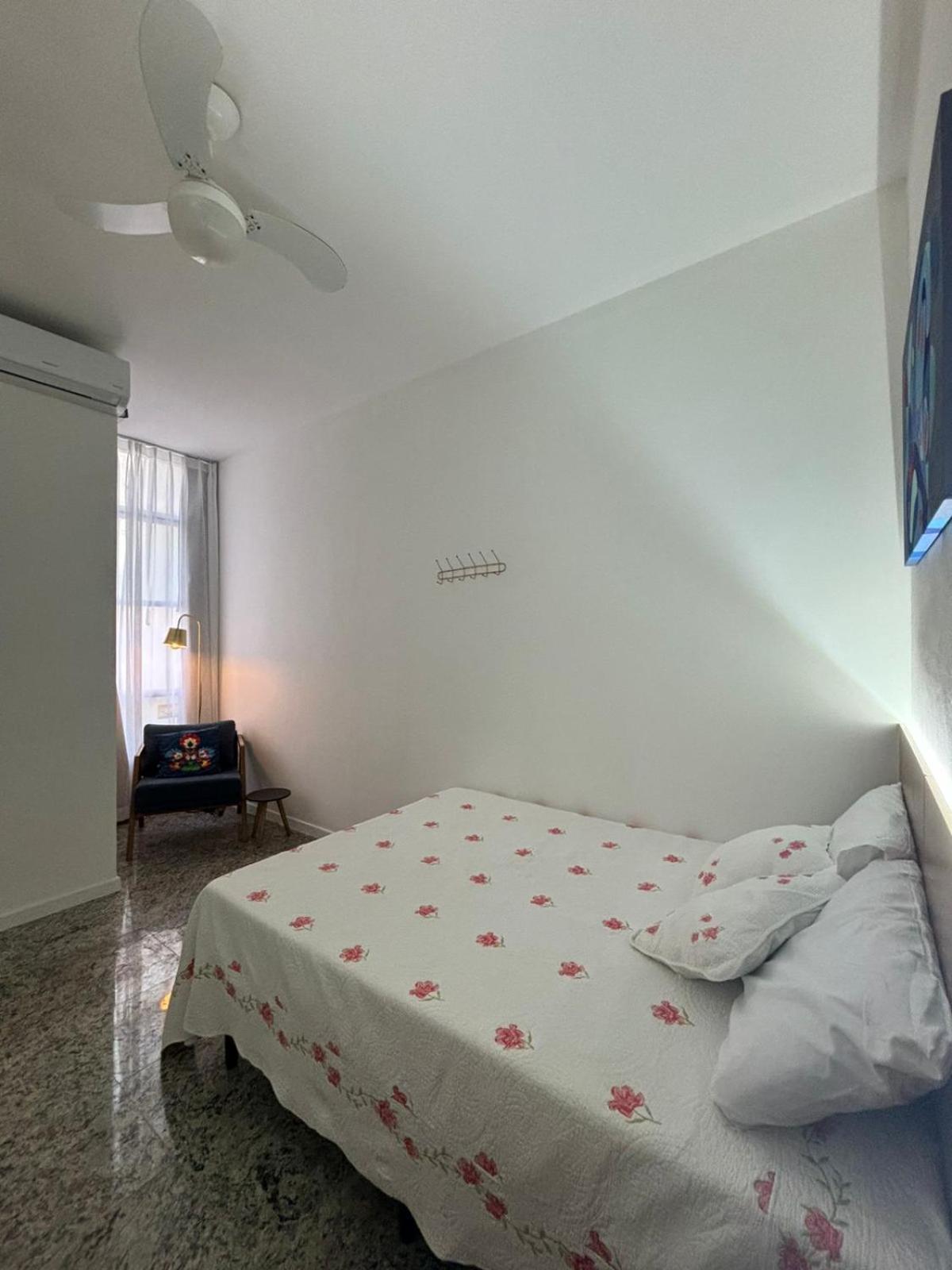 Espacoso E Iluminado, 1 Quadra Da Praia, Ar Condicionado Apartamento *